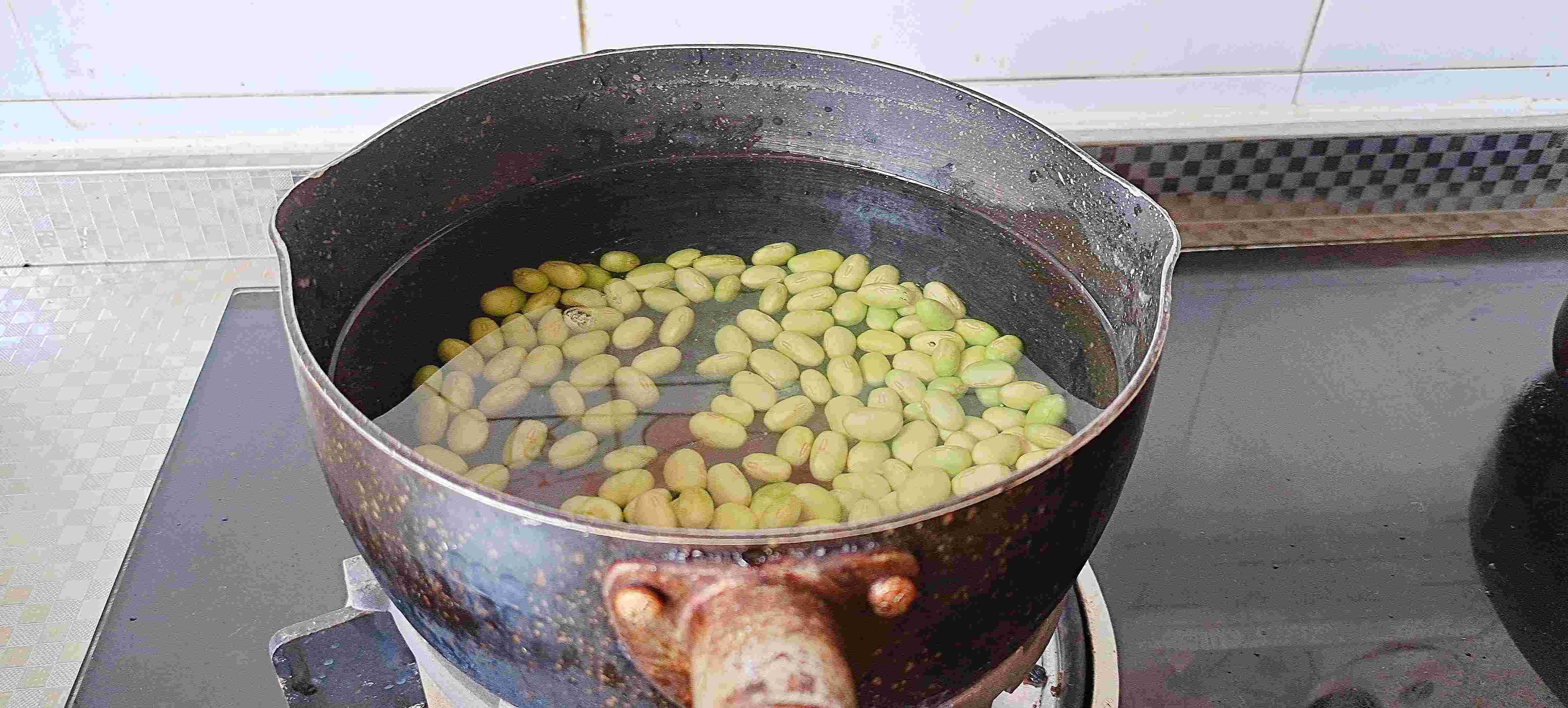 秋冬這樣吃豆腐，暖身又下飯…金針豆腐煲的做法-咸鮮味煲菜譜