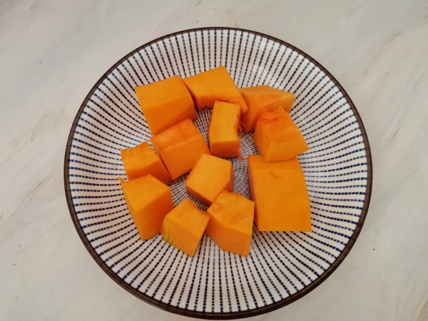 南瓜蒸千層餅的做法-甜味蒸菜譜-易網<a href=http://www.fnaogov.cn/ target=_blank class=infotextkey>健康養生</a>網 南瓜蒸千層餅的做法-甜味蒸菜譜