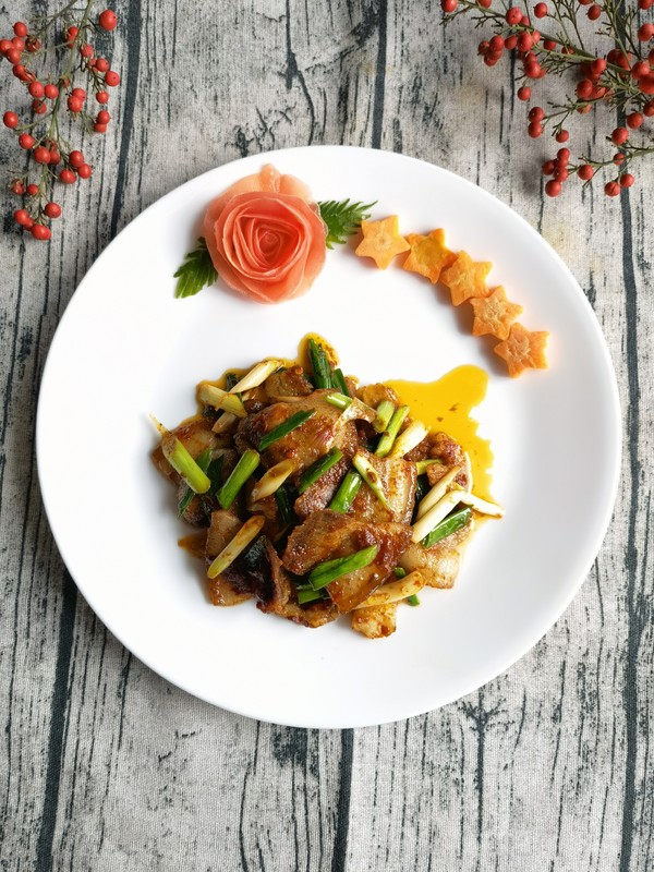 家常蒜苗回鍋肉的做法-家常味炒菜譜-易網(wǎng)健康養(yǎng)生網(wǎng) 家常蒜苗回鍋肉的做法-家常味炒菜譜
