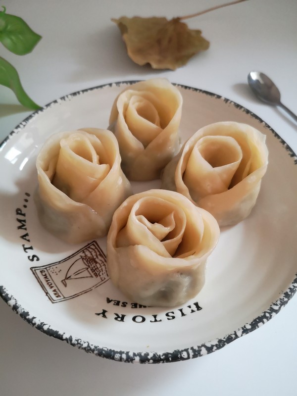 玫瑰花蒸餃，美味簡單，形狀似花，上桌就搶光的做法-咸鮮味蒸菜譜
