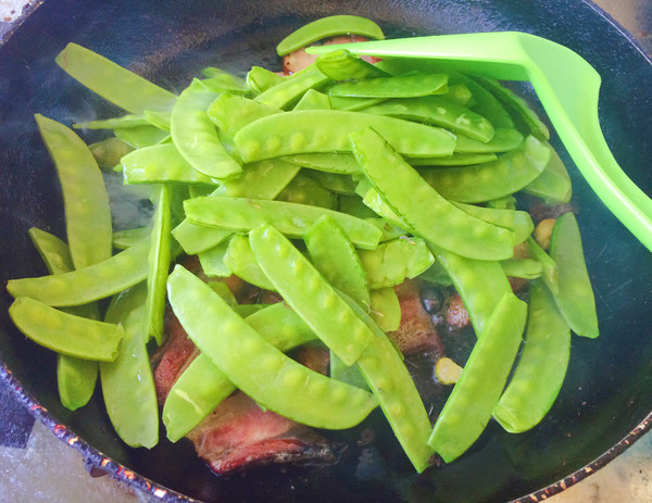 臘肉炒荷蘭豆的做法-咸鮮味炒菜譜