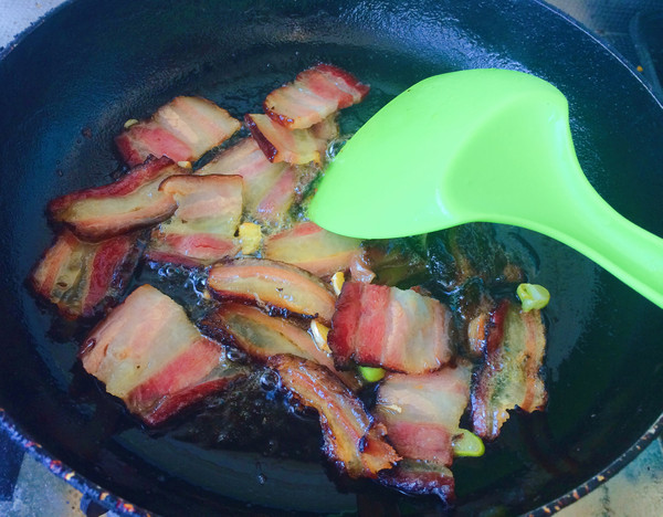 臘肉炒荷蘭豆的做法-咸鮮味炒菜譜