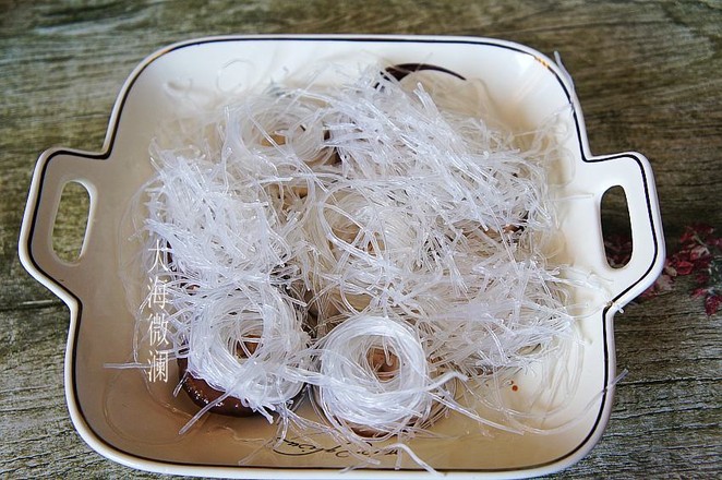 蒜蓉粉絲蒸香菇的做法-咸鮮味蒸菜譜-易網(wǎng)健康養(yǎng)生網(wǎng) 蒜蓉粉絲蒸香菇的做法-咸鮮味蒸菜譜