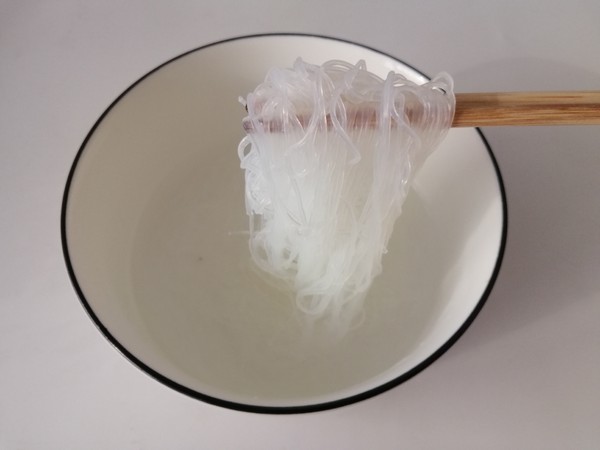 蠔油蒜蓉粉絲娃娃菜的做法-家常味蒸菜譜-易網健康養生網 蠔油蒜蓉粉絲娃娃菜的做法-家常味蒸菜譜
