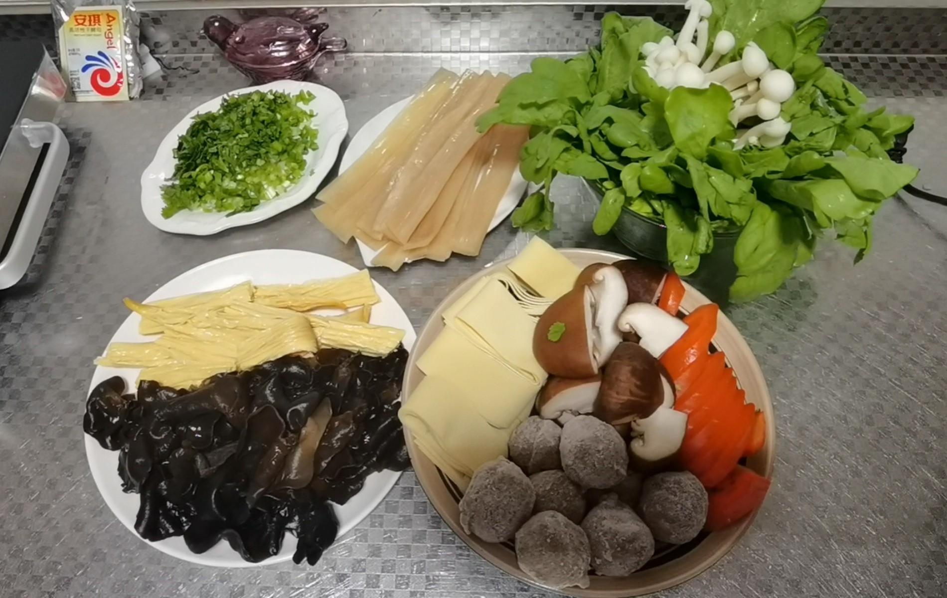 番茄牛腩涮涮鍋，冬天吃再適合不過了的做法-茄汁味煮菜譜