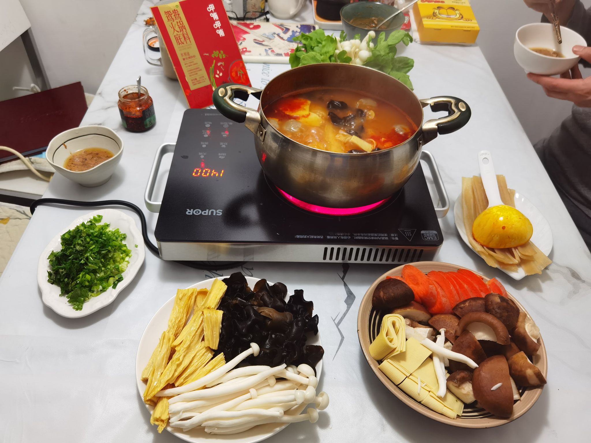 番茄牛腩涮涮鍋，冬天吃再適合不過了的做法-茄汁味煮菜譜