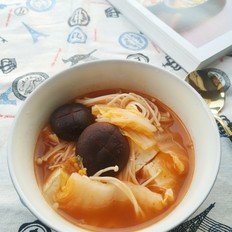 關(guān)東煮也可以這樣做，好吃不胖冬日暖暖の番茄素什錦暖鍋的做法-茄汁味煮菜譜