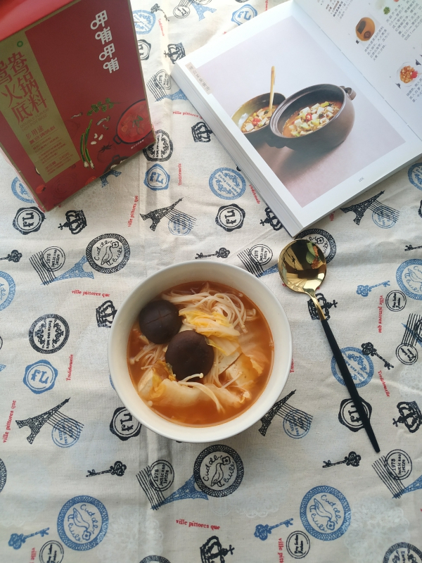 關(guān)東煮也可以這樣做，好吃不胖冬日暖暖の番茄素什錦暖鍋的做法-茄汁味煮菜譜