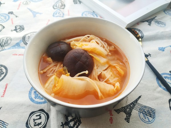 關(guān)東煮也可以這樣做，好吃不胖冬日暖暖の番茄素什錦暖鍋的做法-茄汁味煮菜譜