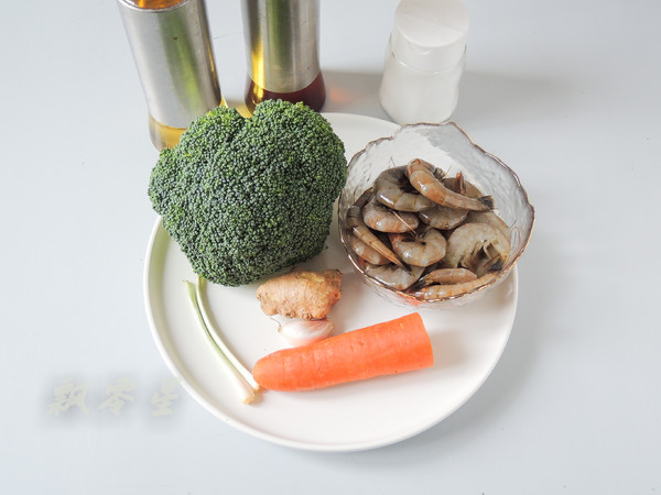 西藍花炒蝦仁的做法-家常味炒菜譜-易網<a href=http://www.fnaogov.cn/ target=_blank class=infotextkey>健康養生</a>網 西藍花炒蝦仁的做法-家常味炒菜譜