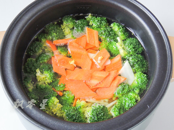 西藍花炒蝦仁的做法-家常味炒菜譜-易網健康養生網 西藍花炒蝦仁的做法-家常味炒菜譜
