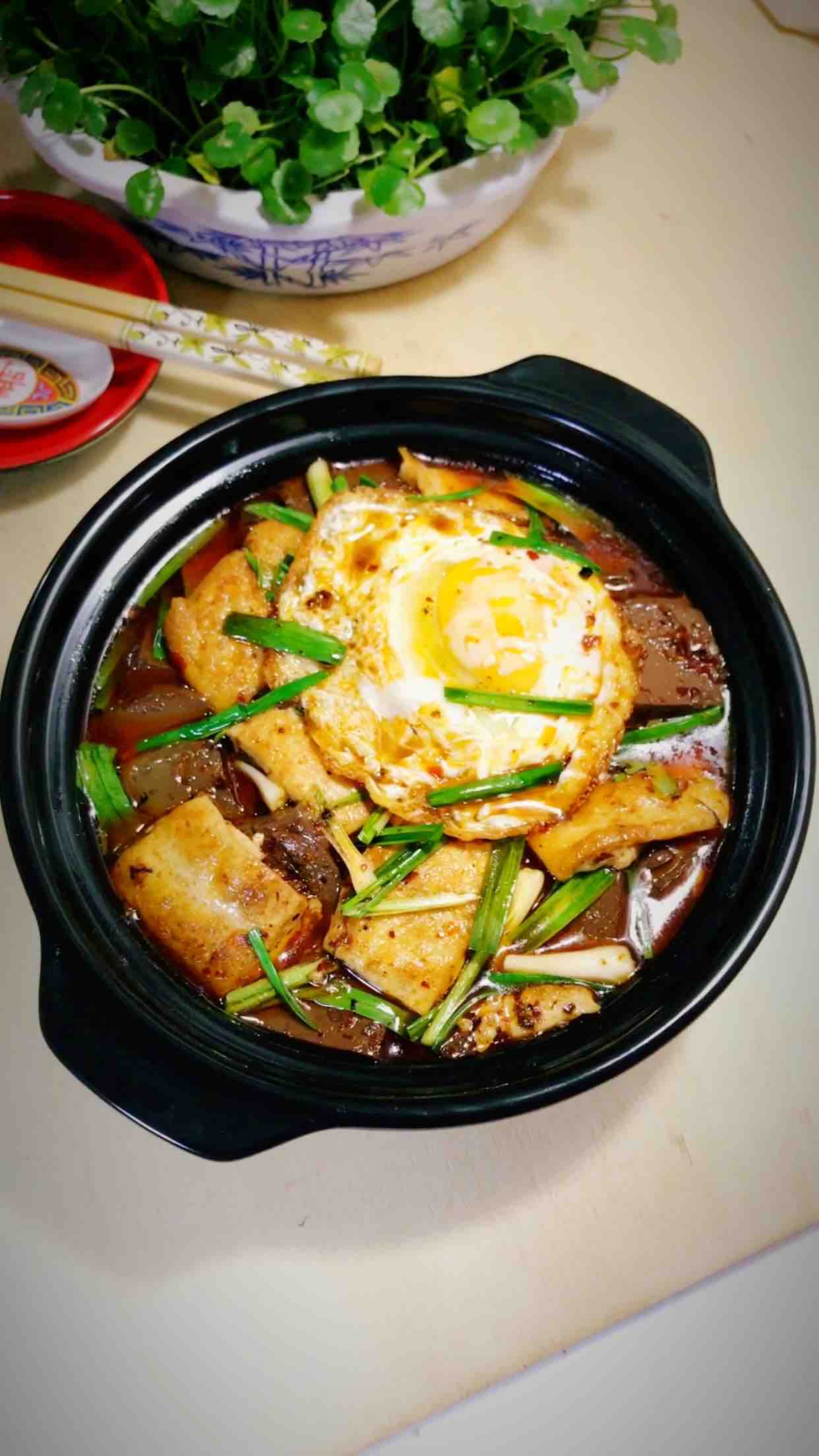 蒜香鴨血焅豆腐的做法-麻辣味砂鍋菜譜-易網(wǎng)健康養(yǎng)生網(wǎng) 蒜香鴨血焅豆腐的做法-麻辣味砂鍋菜譜