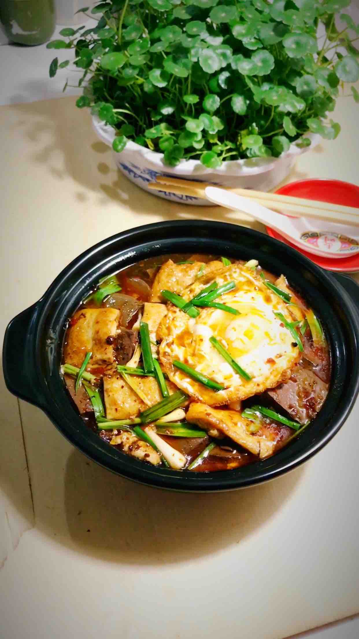 蒜香鴨血焅豆腐的做法-麻辣味砂鍋菜譜-易網(wǎng)健康養(yǎng)生網(wǎng) 蒜香鴨血焅豆腐的做法-麻辣味砂鍋菜譜