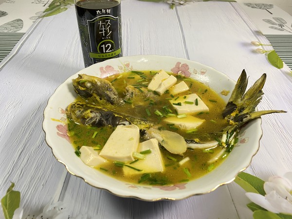 鮮掉眉毛的黃骨魚豆腐湯的做法-家常味煮菜譜-易網健康養生網 鮮掉眉毛的黃骨魚豆腐湯的做法-家常味煮菜譜