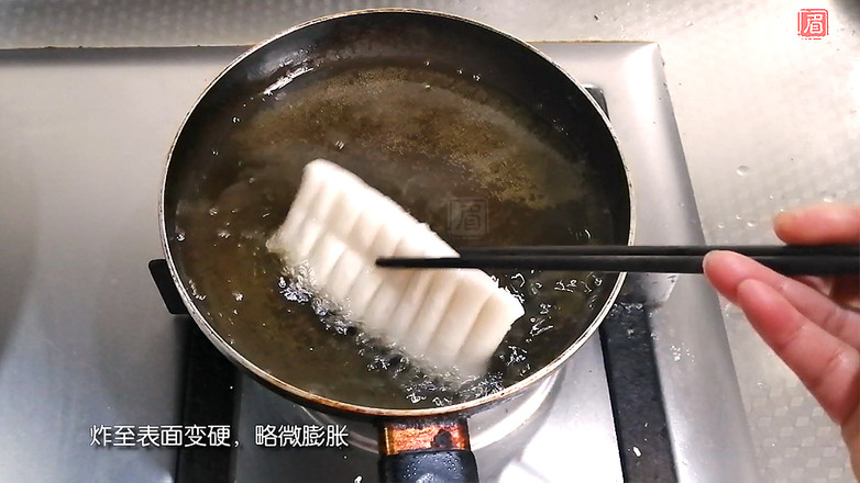 上海經典小吃豬排年糕的做法-酸甜味炸菜譜
