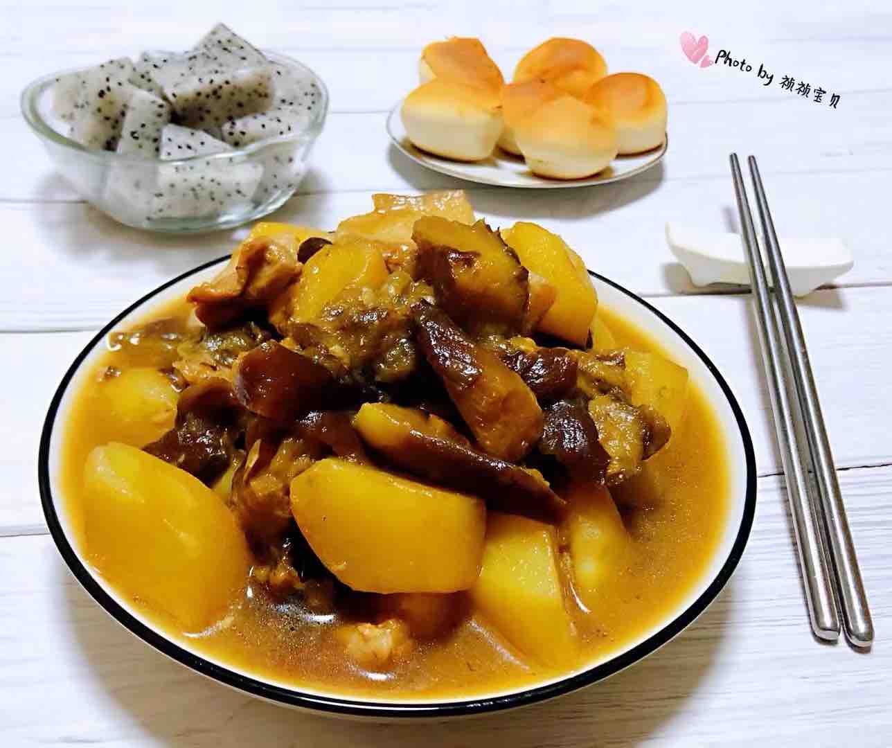 土豆茄子燉五花肉的做法-咸鮮味燉菜譜-易網(wǎng)健康養(yǎng)生網(wǎng) 土豆茄子燉五花肉的做法-咸鮮味燉菜譜