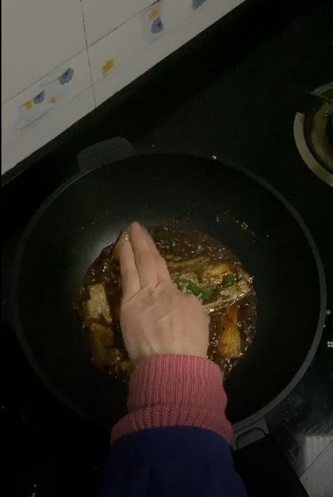帶魚這樣做,酥脆的連魚骨頭都可以吃的做法-家常味煎菜譜-易網(wǎng)健康養(yǎng)生網(wǎng) 帶魚這樣做,酥脆的連魚骨頭都可以吃的做法-家常味煎菜譜