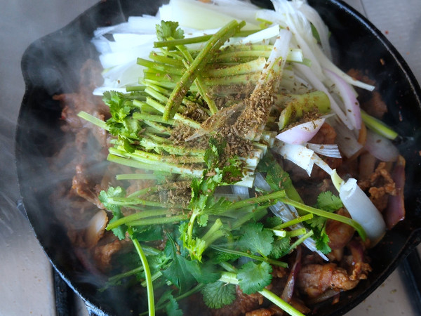 家庭版炙子烤肉的做法-咸鮮味炒菜譜
