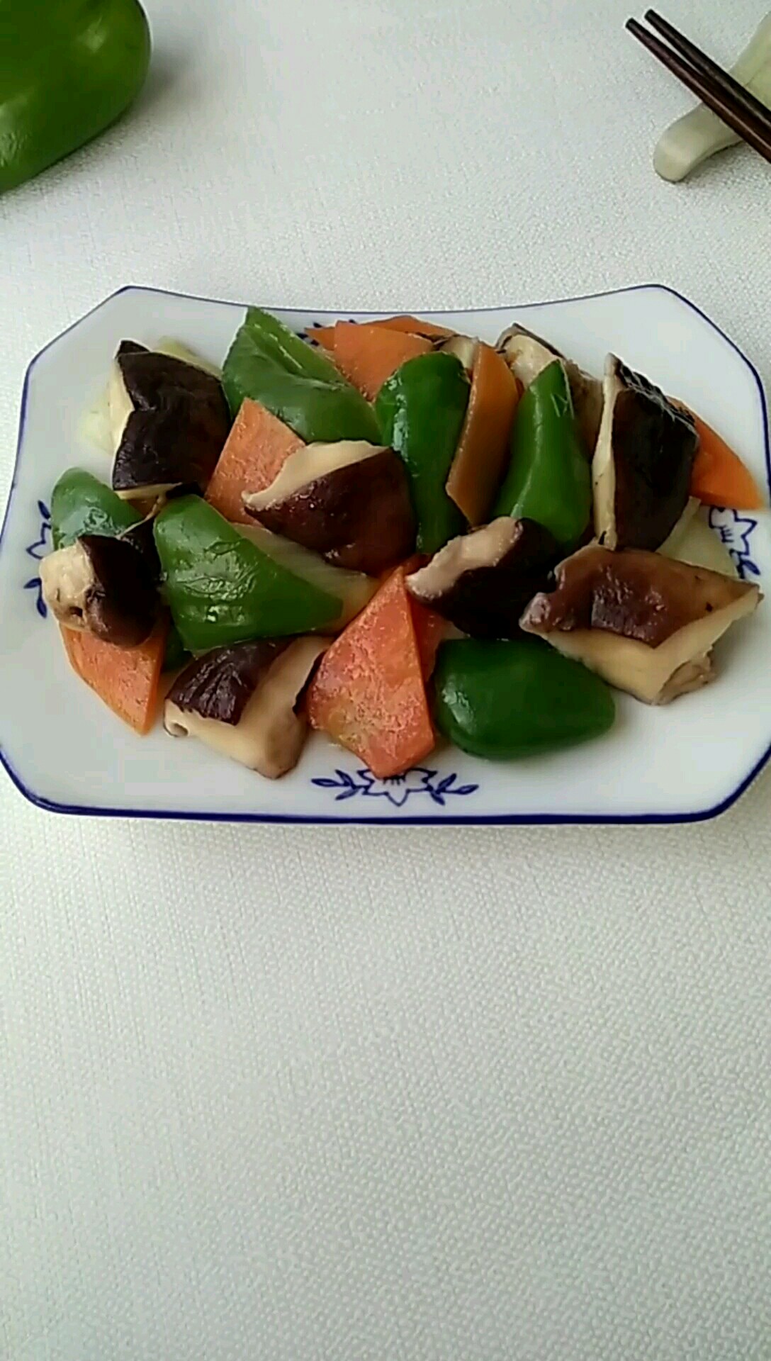 三色素炒低脂健康菜的做法-家常味炒菜譜