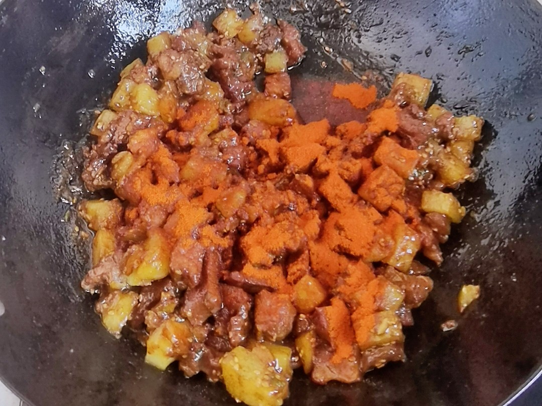 輕松年夜飯－孜然土豆牛肉，燒烤味解饞下酒又下飯的做法-其它口味炒菜譜