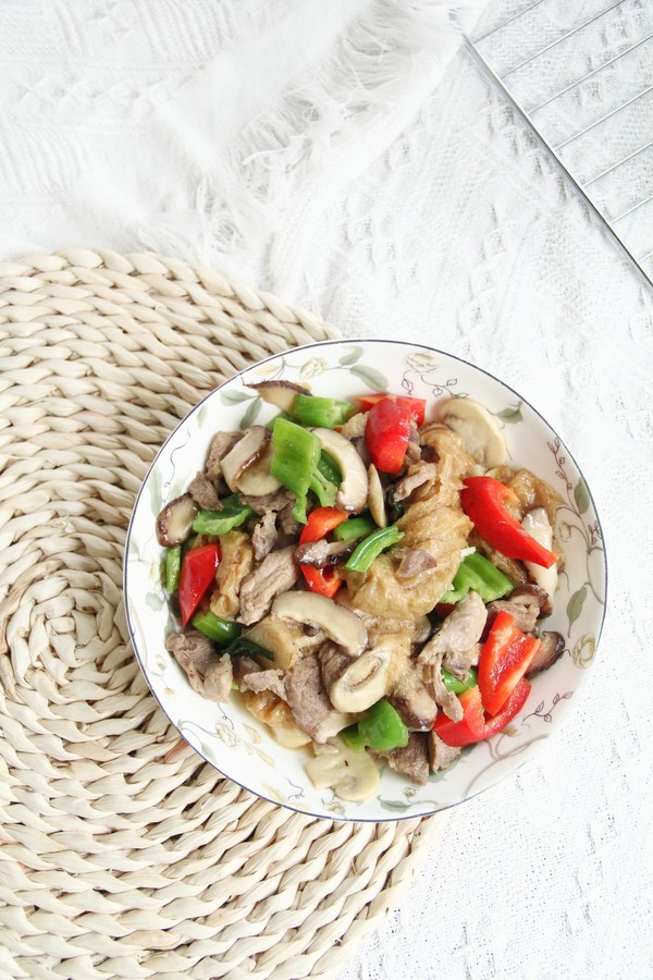 雙菇炒肉絲的做法-咸鮮味炒菜譜-易網健康養生網 雙菇炒肉絲的做法-咸鮮味炒菜譜