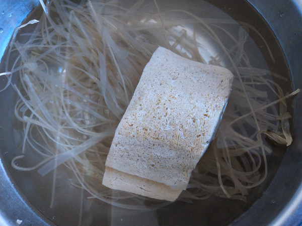 家庭版麻辣燙的做法-麻辣味煮菜譜-易網<a href=http://www.fnaogov.cn/ target=_blank class=infotextkey>健康養生</a>網 家庭版麻辣燙的做法-麻辣味煮菜譜