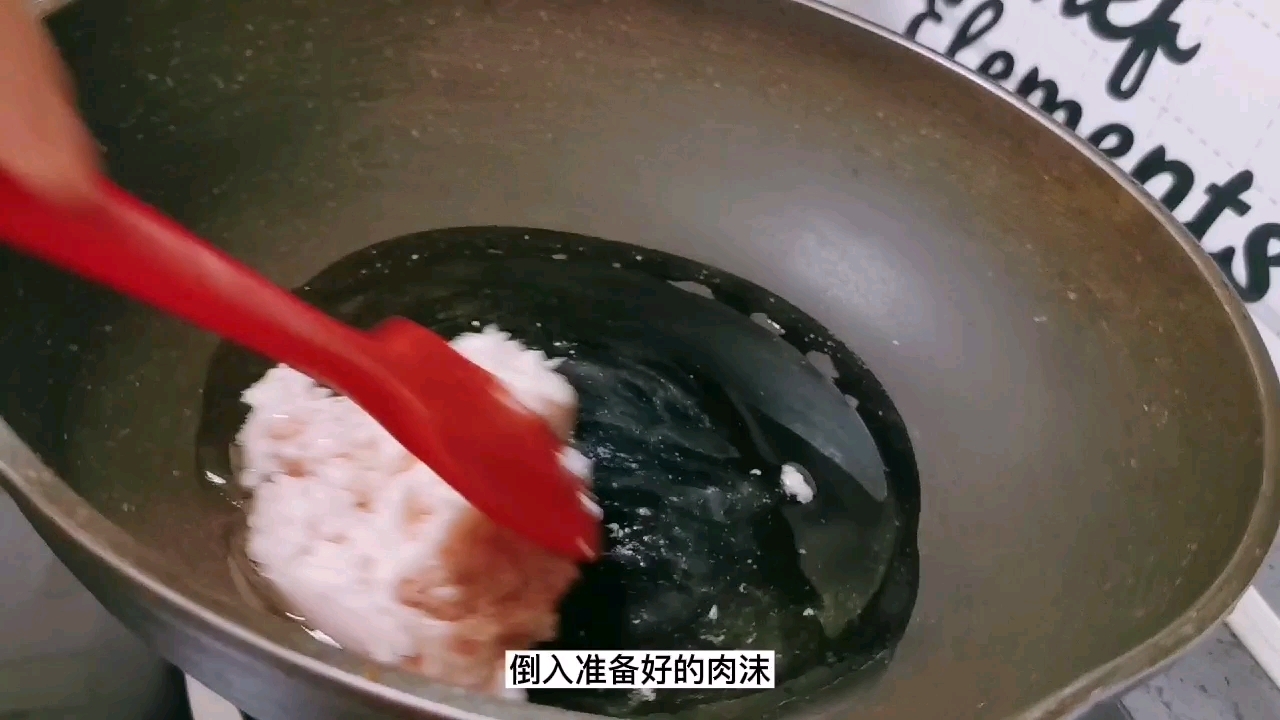 茄子不要油炸了，蒸著吃才更健康：肉沫蒸茄子的做法-咸鮮味蒸菜譜
