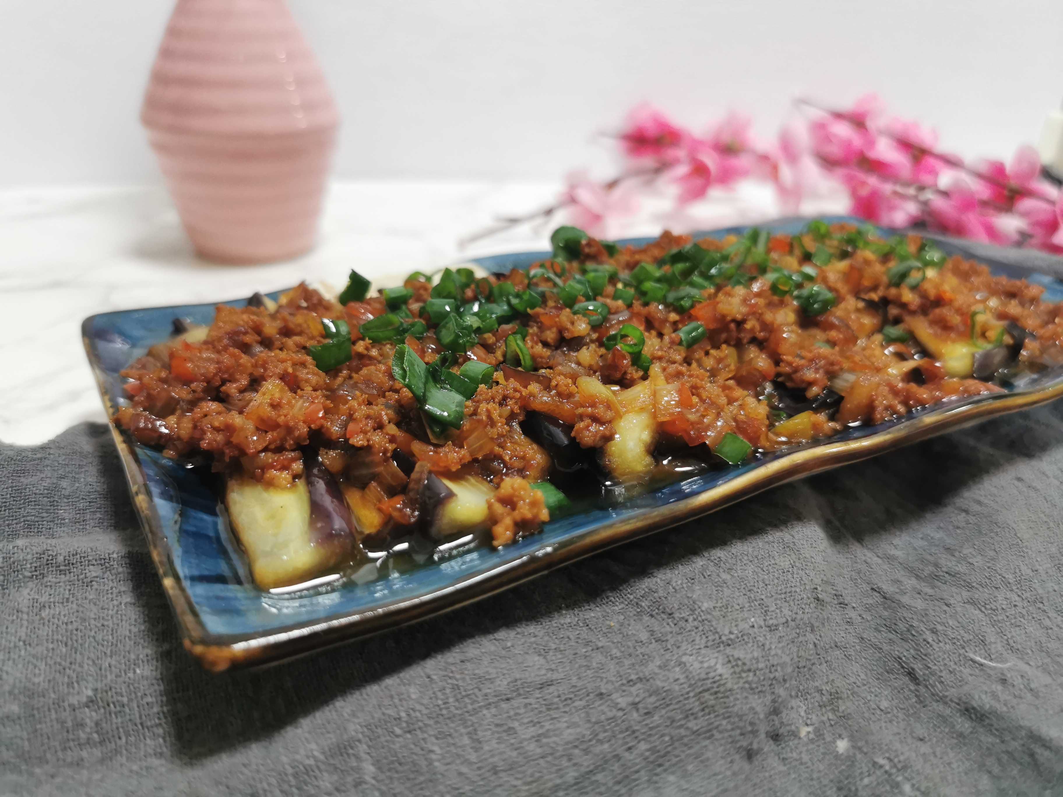 茄子不要油炸了，蒸著吃才更健康：肉沫蒸茄子的做法-咸鮮味蒸菜譜
