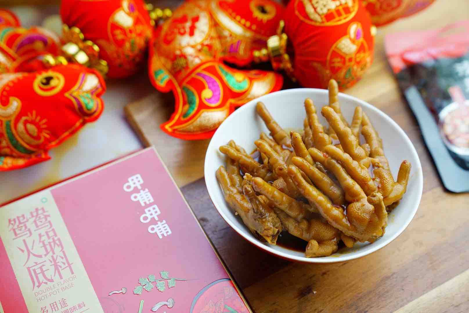 麻辣鹵雞爪,年菜里不可缺少的一道菜的做法-麻辣味鹵菜譜-易網健康養生網 麻辣鹵雞爪,年菜里不可缺少的一道菜的做法-麻辣味鹵菜譜