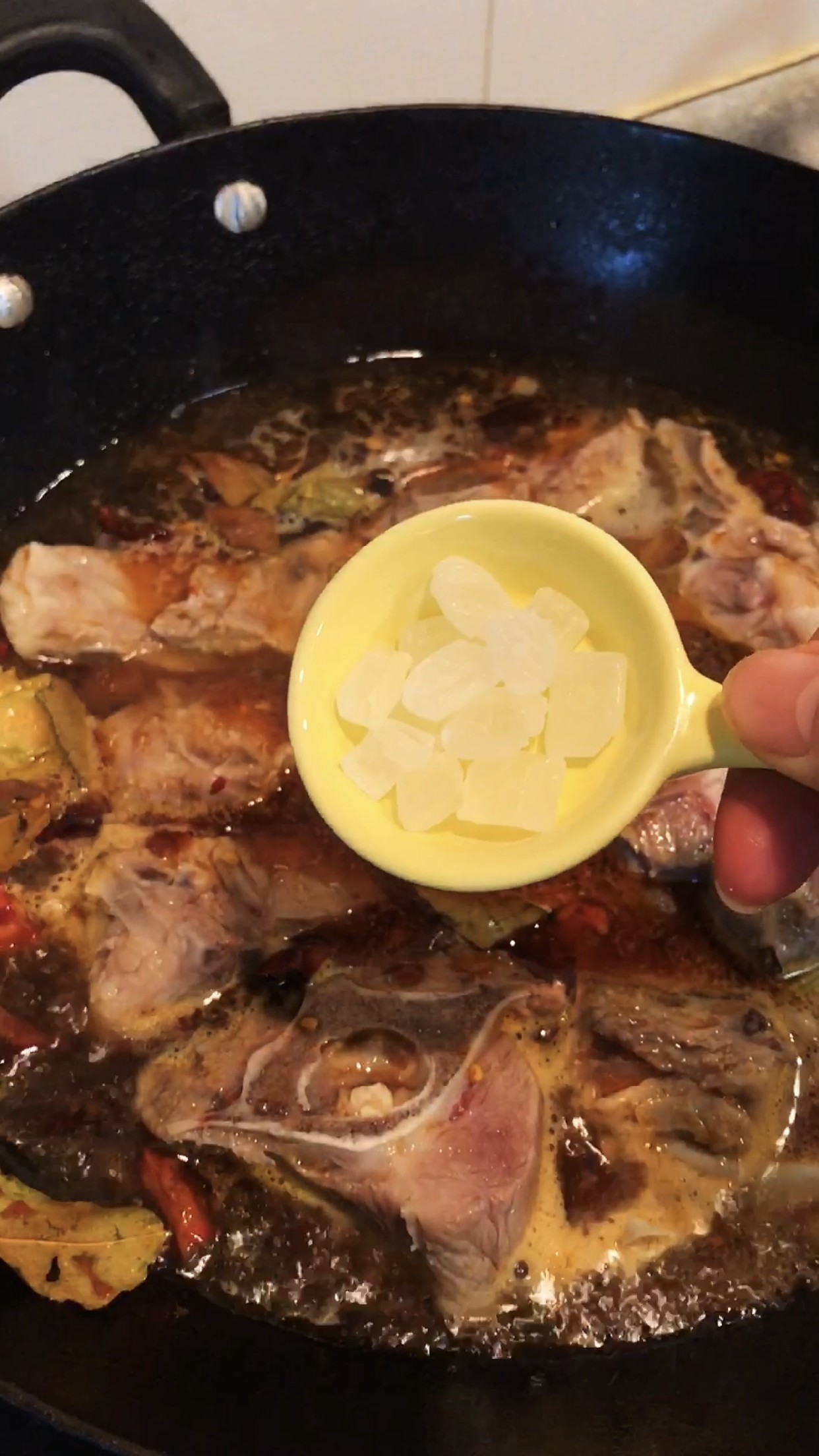 香辣羊蝎子的做法-香辣味燉菜譜-易網健康養(yǎng)生網 香辣羊蝎子的做法-香辣味燉菜譜