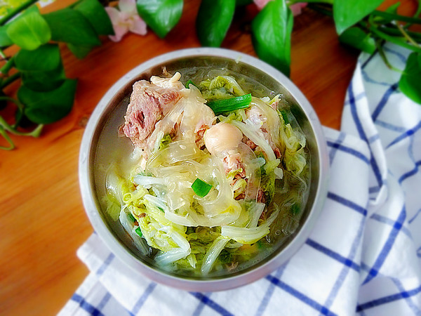 羊骨肉燉白菜的做法-咸鮮味燉菜譜-易網健康養生網 羊骨肉燉白菜的做法-咸鮮味燉菜譜