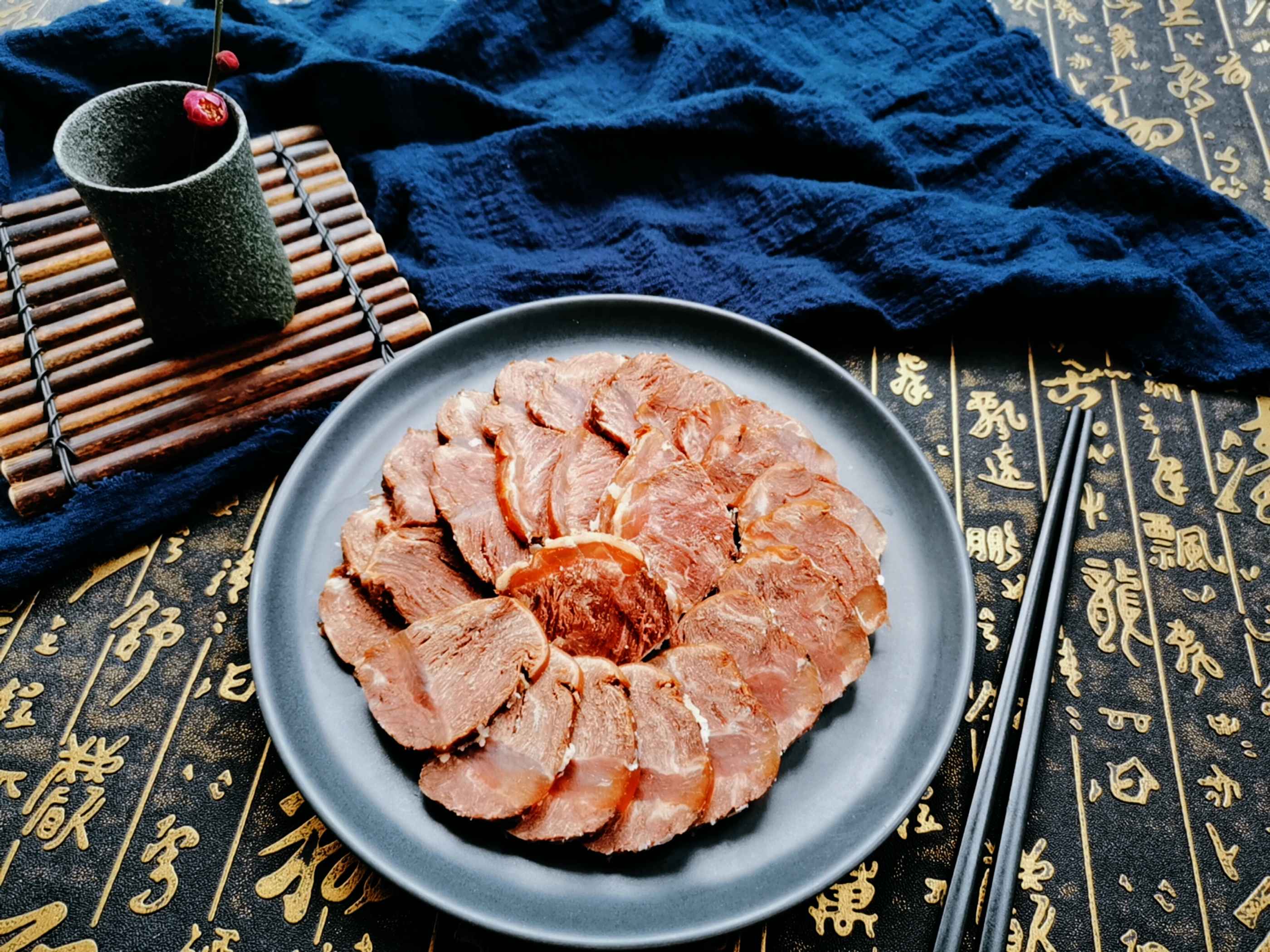 大口喝酒，大口吃肉，水滸醬牛肉客官嘗嘗看？的做法-咸鮮味醬菜譜