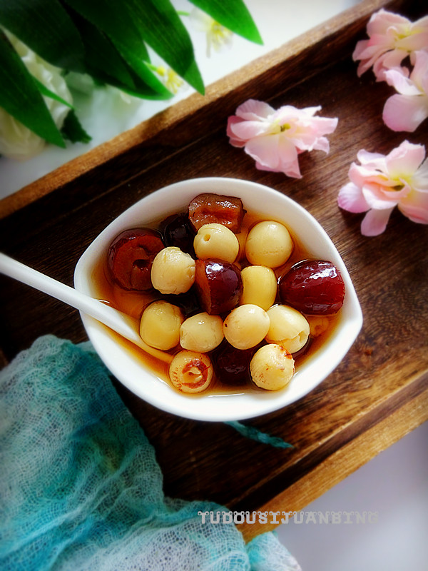 蓮子蒸紅棗的做法-甜味蒸菜譜-易網健康養生網 蓮子蒸紅棗的做法-甜味蒸菜譜