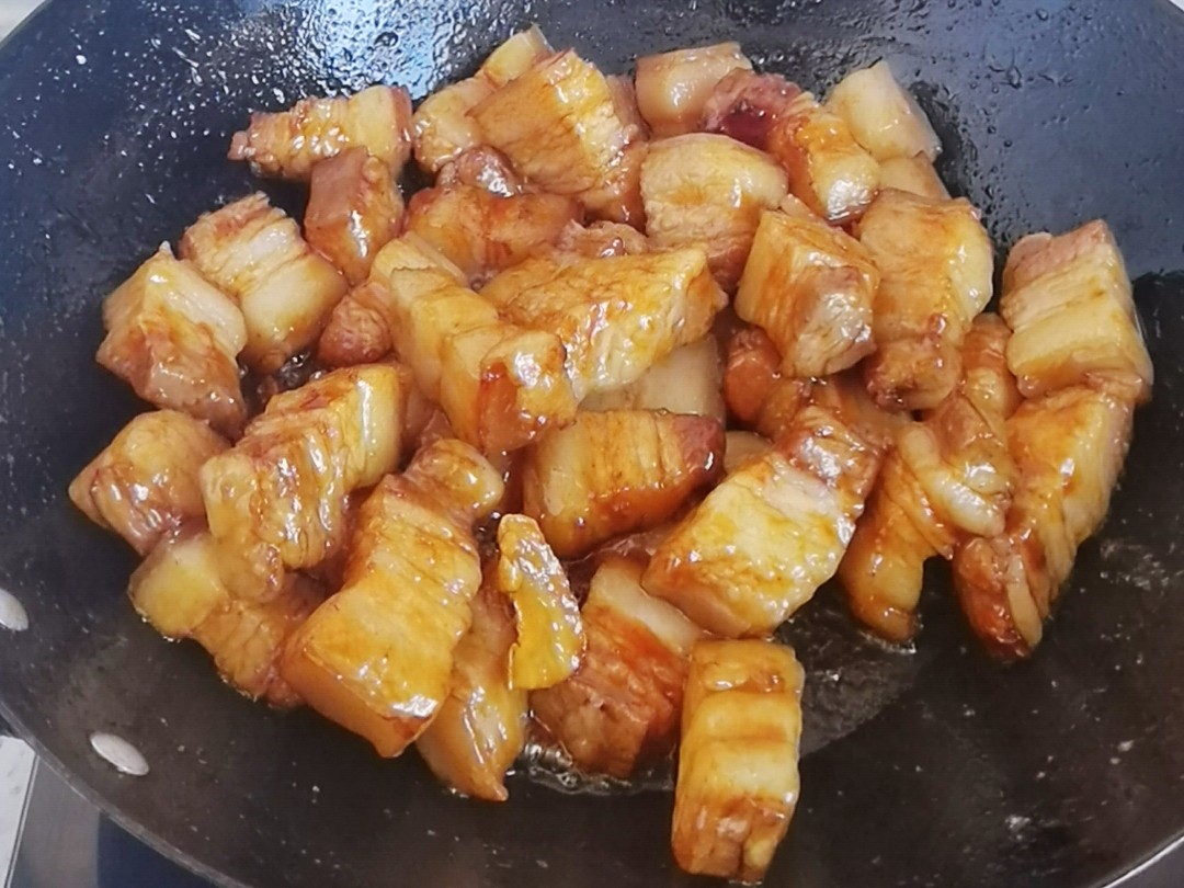 年夜飯“硬菜”-不加1滴水的紅燒肉，入口咂舌仰嘆天的做法-家常味燉菜譜