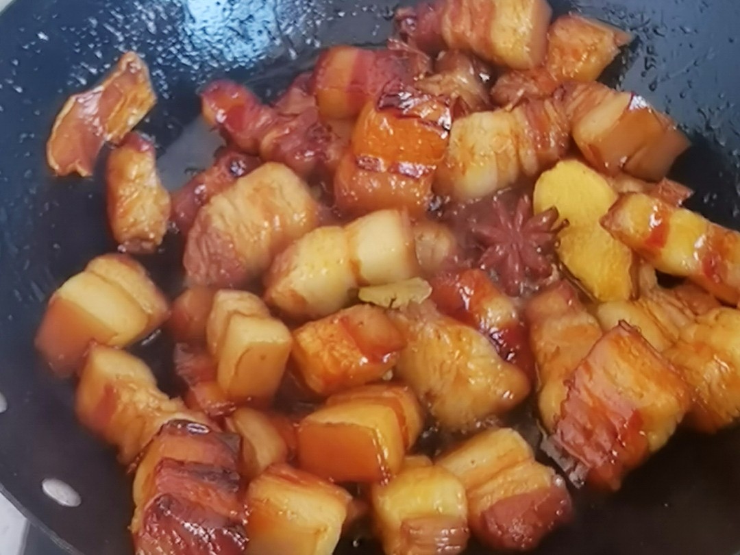 年夜飯“硬菜”-不加1滴水的紅燒肉，入口咂舌仰嘆天的做法-家常味燉菜譜