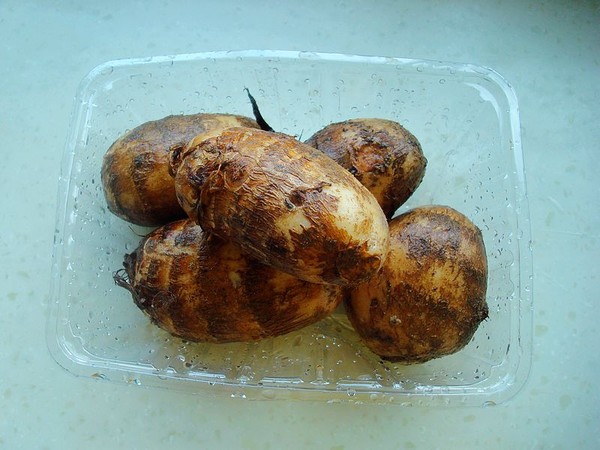 糖霜芋頭的做法-甜味炒菜譜-易網<a href=http://www.fnaogov.cn/ target=_blank class=infotextkey>健康養生</a>網 糖霜芋頭的做法-甜味炒菜譜
