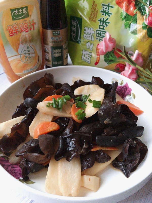 時蔬界的經典黑白配,山藥炒木耳的做法-家常味炒菜譜-易網健康養生網 時蔬界的經典黑白配,山藥炒木耳的做法-家常味炒菜譜
