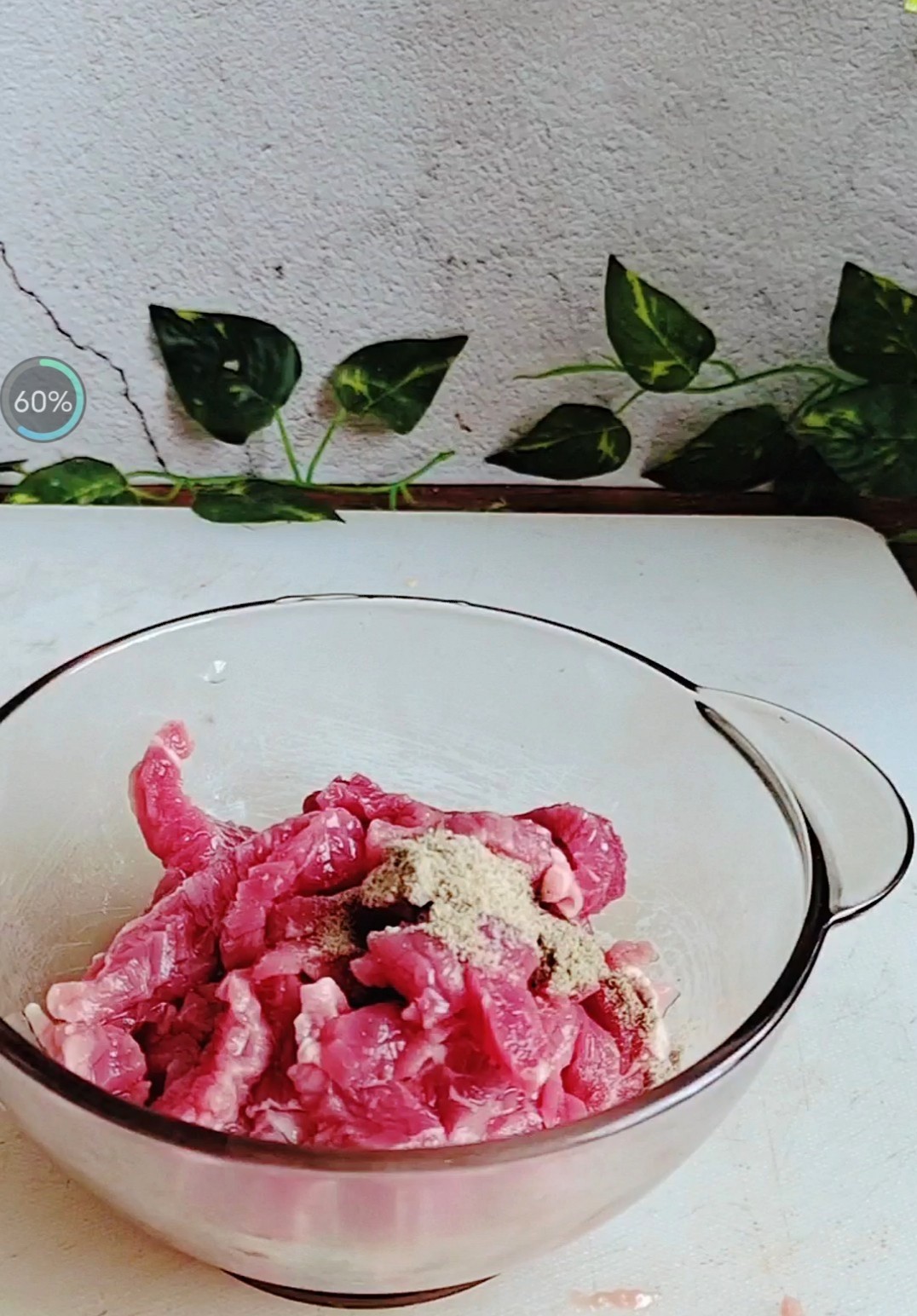 年菜餐桌一道硬菜,老少皆愛…鐵板黑椒牛柳的做法-黑椒味炒菜譜-易網<a href=http://www.fnaogov.cn/ target=_blank class=infotextkey>健康養生</a>網 年菜餐桌一道硬菜,老少皆愛…鐵板黑椒牛柳的做法-黑椒味炒菜譜