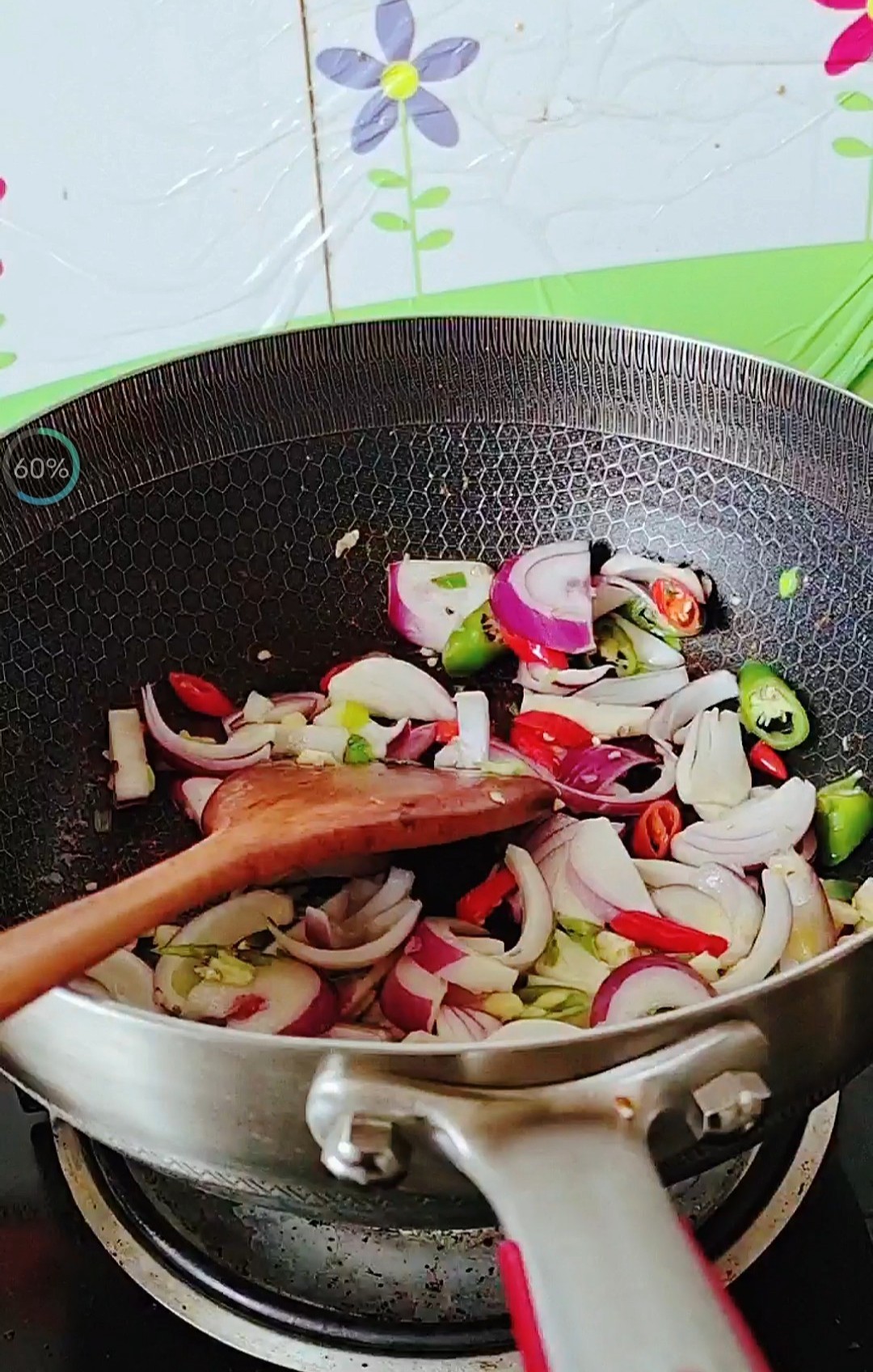 年菜餐桌一道硬菜,老少皆愛…鐵板黑椒牛柳的做法-黑椒味炒菜譜-易網健康養生網 年菜餐桌一道硬菜,老少皆愛…鐵板黑椒牛柳的做法-黑椒味炒菜譜