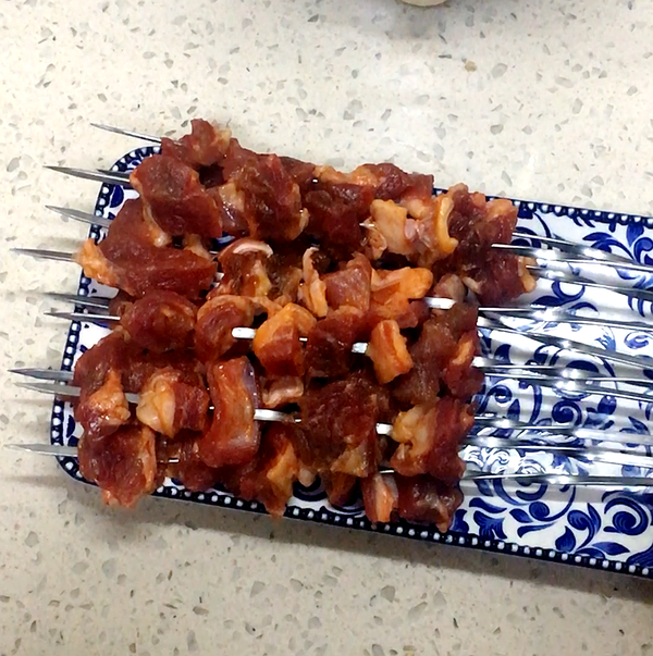烤牛腩串的做法-咸鮮味烤菜譜