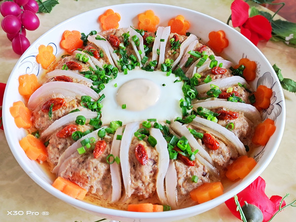 花開(kāi)富貴（蘿卜蒸肉）的做法-咸鮮味蒸菜譜