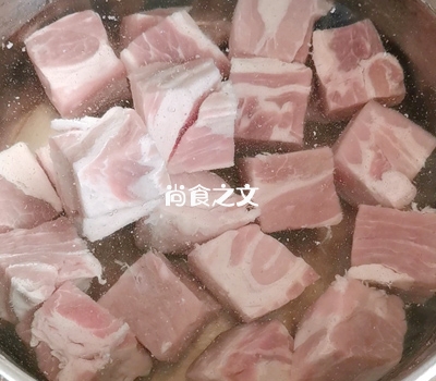 牛腩這樣燉,才是真正的清湯牛腩哦~的做法-咸鮮味燉菜譜-易網<a href=http://www.fnaogov.cn/ target=_blank class=infotextkey>健康養生</a>網 牛腩這樣燉,才是真正的清湯牛腩哦~的做法-咸鮮味燉菜譜