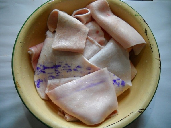 Q彈養顏肉皮凍的做法-家常味煮菜譜-易網<a href=http://www.fnaogov.cn/ target=_blank class=infotextkey>健康養生</a>網 Q彈養顏肉皮凍的做法-家常味煮菜譜