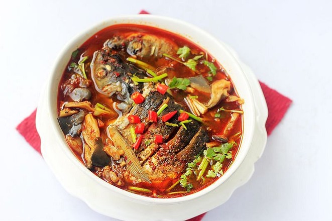 電飯煲燉魚頭的做法-麻辣味燉菜譜-易網健康養生網 電飯煲燉魚頭的做法-麻辣味燉菜譜