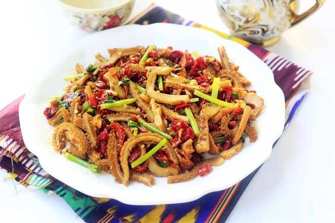 辣皮子滾牛肚的做法-香辣味炒菜譜-易網(wǎng)健康養(yǎng)生網(wǎng) 辣皮子滾牛肚的做法-香辣味炒菜譜