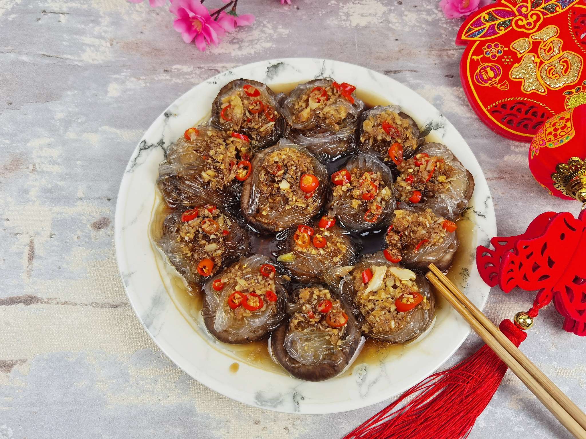 年夜飯-團團圓圓香菇粉絲，香菇這樣做，比扇貝和肉還好吃的做法-蒜香味蒸菜譜