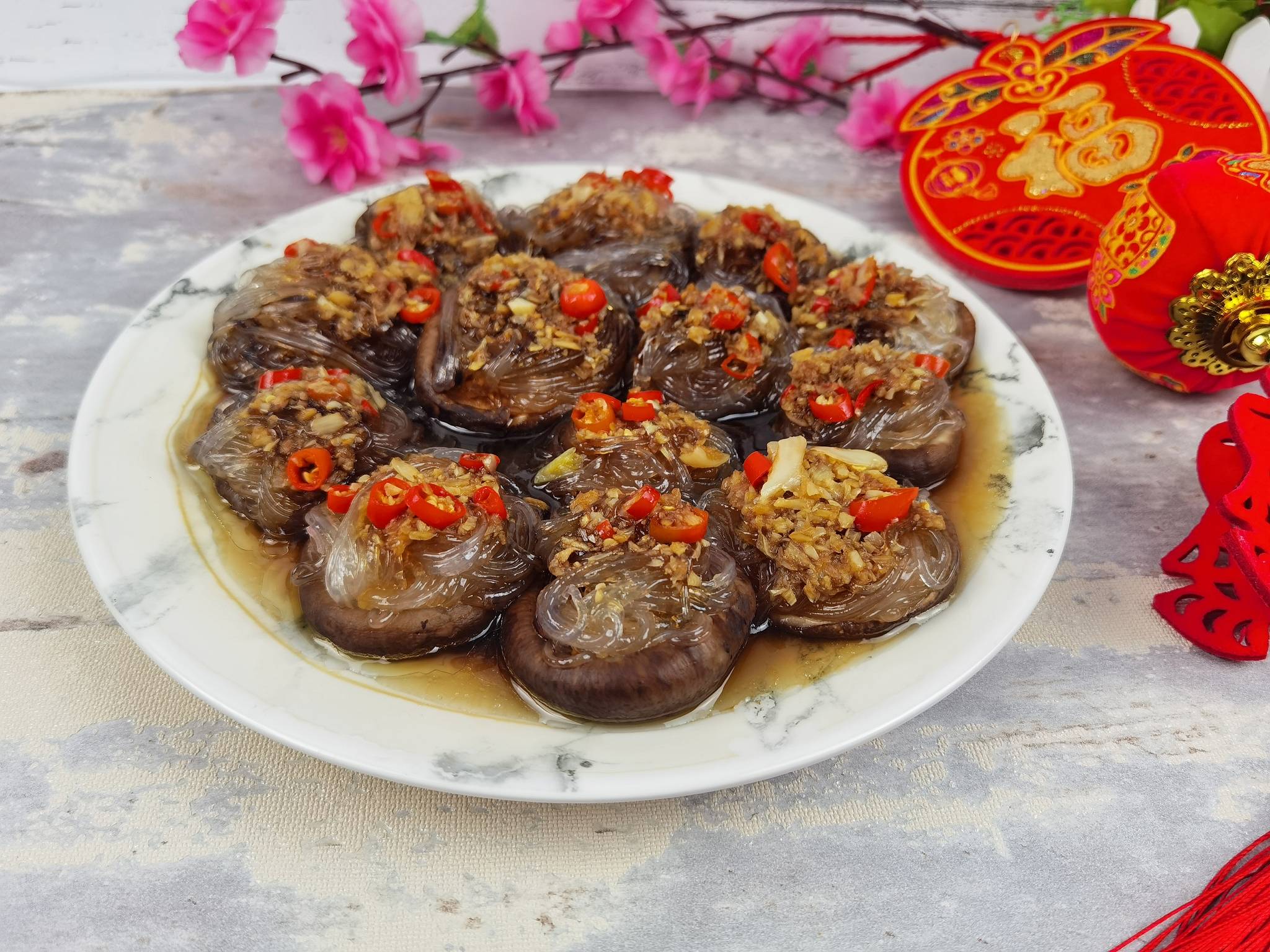 年夜飯-團團圓圓香菇粉絲，香菇這樣做，比扇貝和肉還好吃的做法-蒜香味蒸菜譜