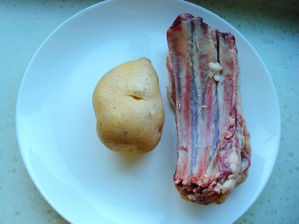 土豆燒羊肉的做法-家常味燒菜譜-易網<a href=http://www.fnaogov.cn/ target=_blank class=infotextkey>健康養生</a>網 土豆燒羊肉的做法-家常味燒菜譜
