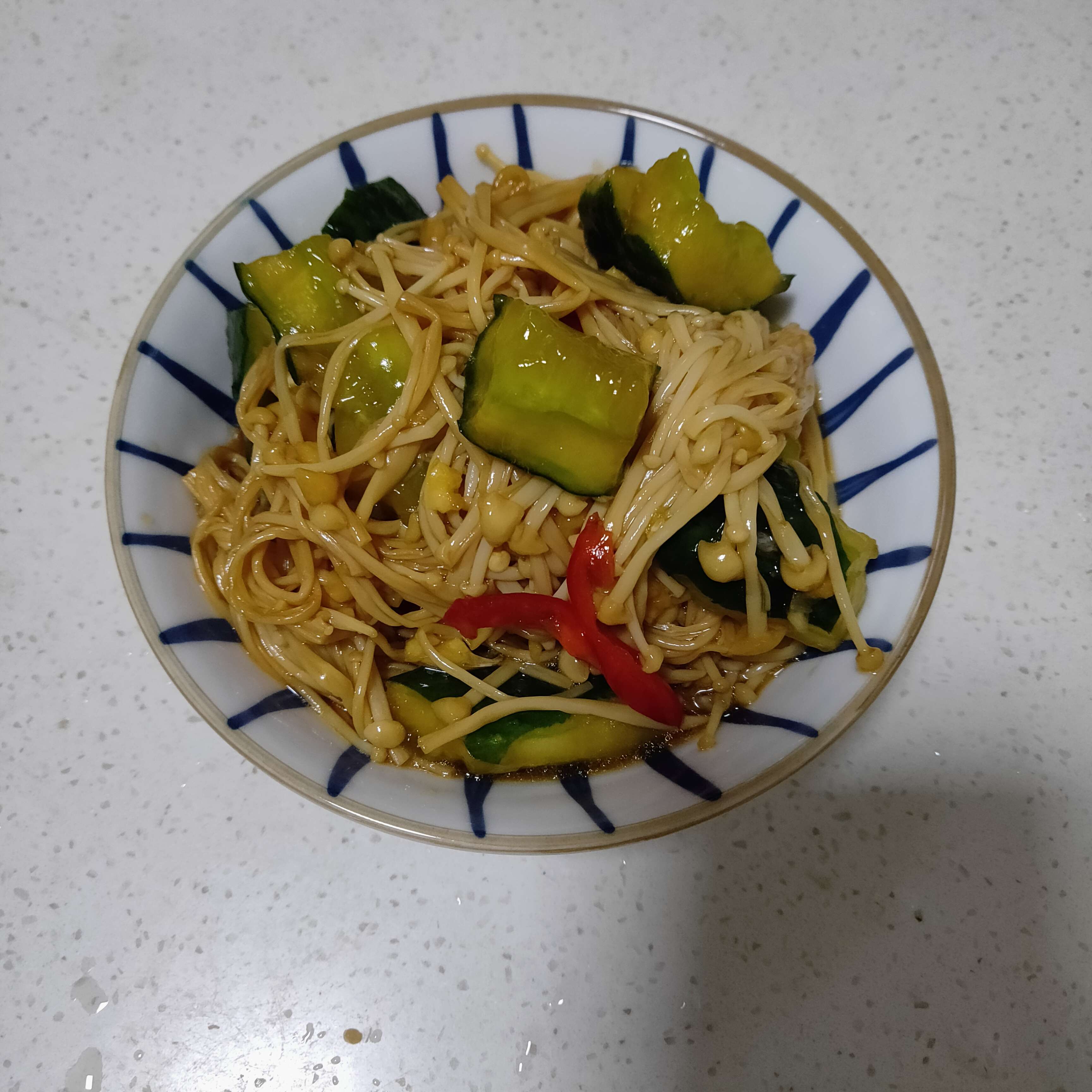 涼拌黃瓜金針菇的做法-家常味拌菜譜