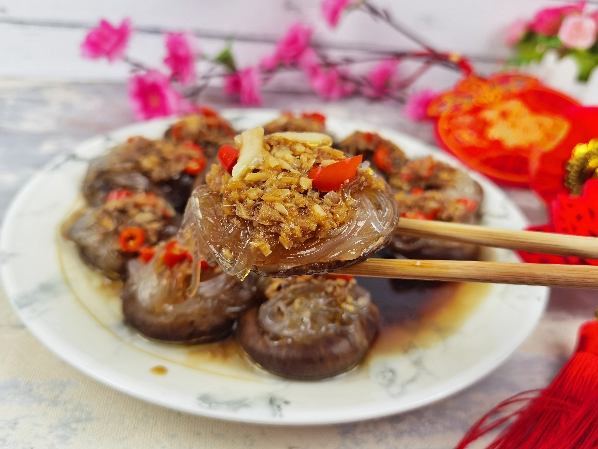 年夜飯-團團圓圓香菇粉絲，香菇這樣做，比扇貝和肉還好吃的做法-蒜香味蒸菜譜